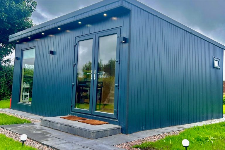 Garden room by CG Joinery
