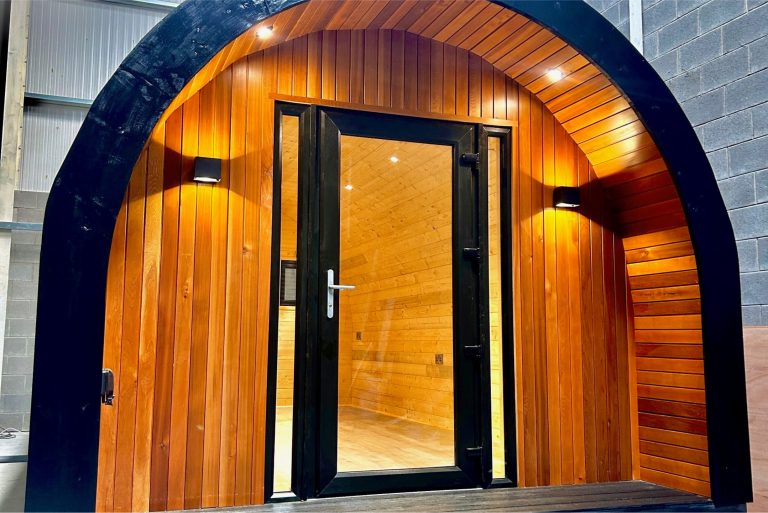 Garden room by CG Joinery